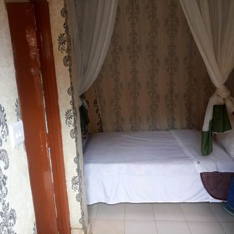 Imagen de la habitación del Hotel Golden Bay, Industrial Area C. Foto 8