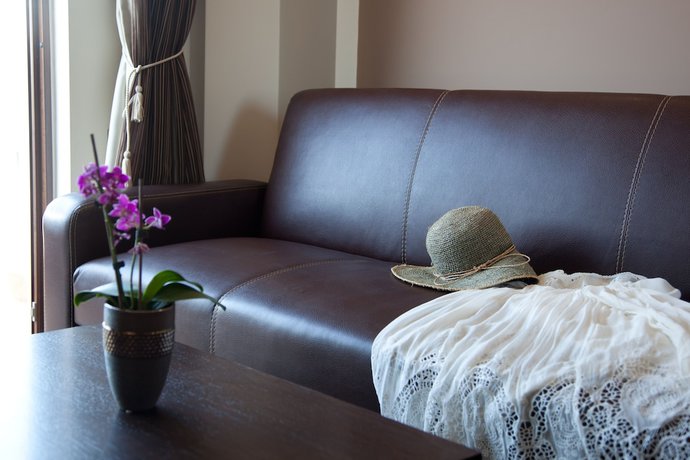 Imagen de la habitación del Hotel Golden Bay Suites. Foto 3