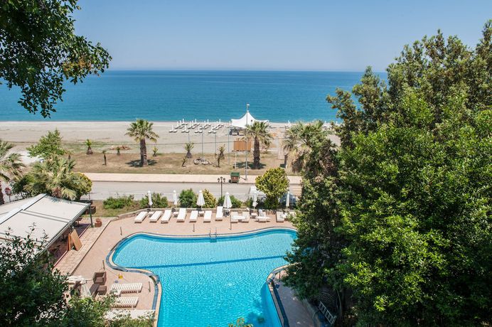 Imagen general del Hotel Golden Beach Agiocampos. Foto 1