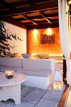 Imagen del bar/restaurante del Hotel Golden Beach And Apartments. Foto 3