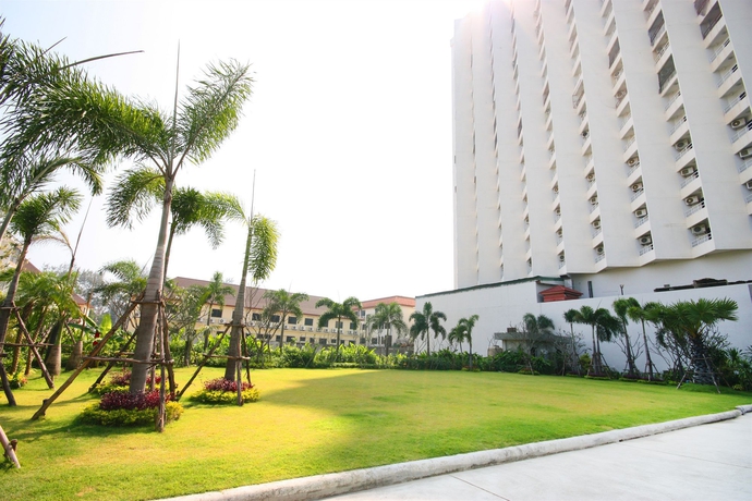 Imagen de los exteriores del Hotel Golden Beach Cha-am. Foto 10