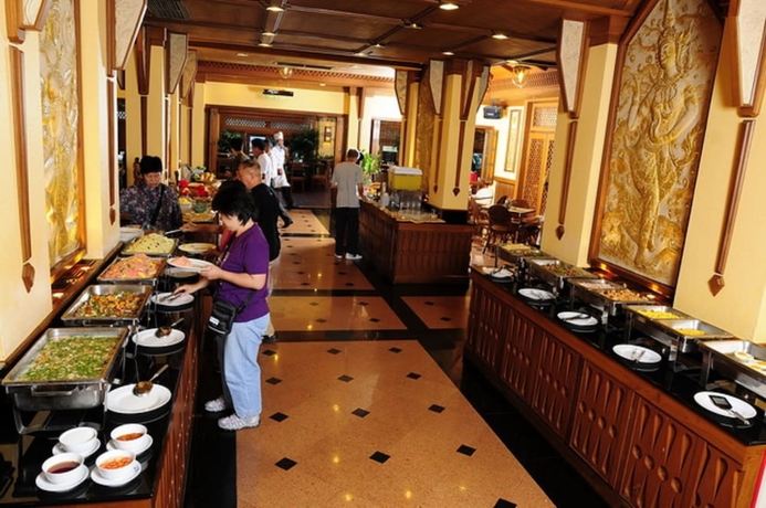 Imagen del bar/restaurante del Hotel Golden Beach Pattaya. Foto 3