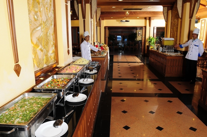 Imagen del bar/restaurante del Hotel Golden Beach Pattaya. Foto 5