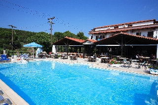 Imagen de la piscina del Hotel Golden Beach, Skíathos. Foto 3