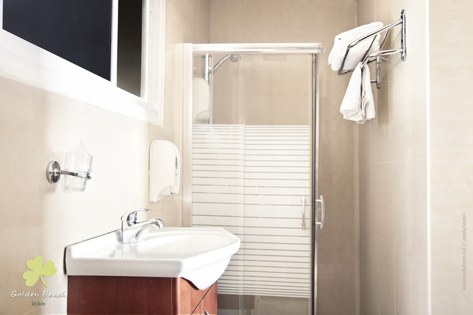 Imagen de la habitación del Hotel Golden Beach Tel Aviv. Foto 8