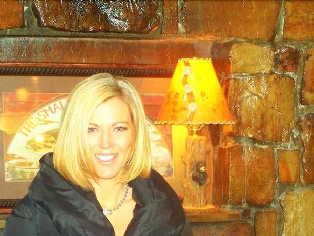 Imagen de los interiores del Hotel Golden Bear Cottages. Foto 18