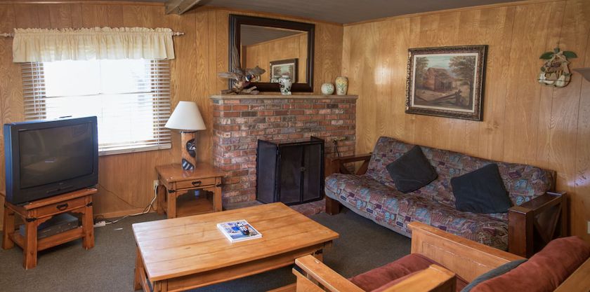 Imagen de la habitación del Hotel Golden Bear Cottages. Foto 12