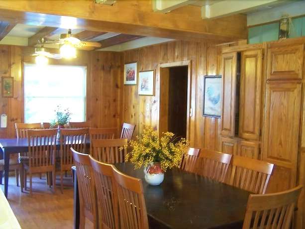 Imagen de la habitación del Hotel Golden Bear Cottages. Foto 17