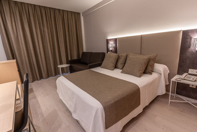 Imagen de la habitación del Hotel Golden, Benidorm - Playa Poniente. Foto 4