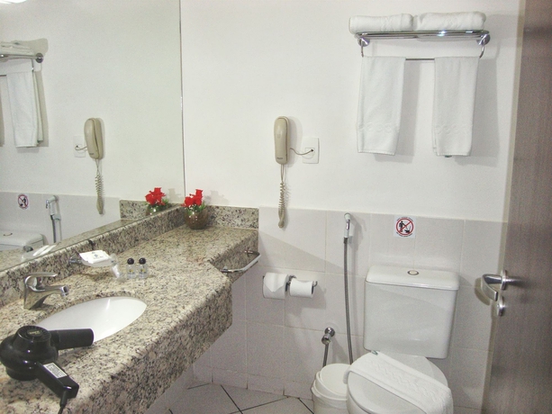 Imagen de la habitación del Hotel Golden Blue. Foto 9