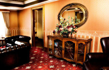 Imagen de los interiores del Hotel Golden Boutique Melawai. Foto 12