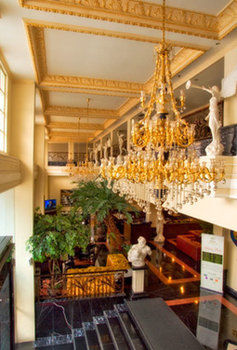 Imagen de los interiores del Hotel Golden Boutique Melawai. Foto 13