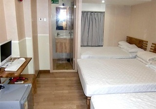 Imagen de la habitación del Hotel Golden Bridge. Foto 8