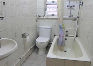 Imagen de la habitación del Hotel Golden Bridge. Foto 9