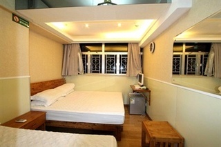 Imagen de la habitación del Hotel Golden Bridge. Foto 10