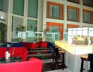 Imagen del bar/restaurante del Hotel Golden Bridge. Foto 2