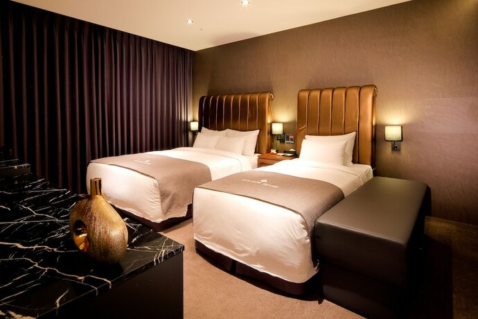 Imagen de la habitación del Hotel Golden Business. Foto 17
