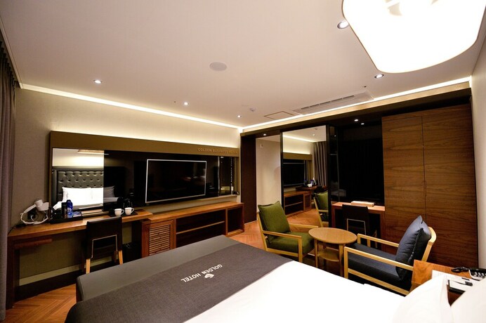Imagen de la habitación del Hotel Golden Business. Foto 20