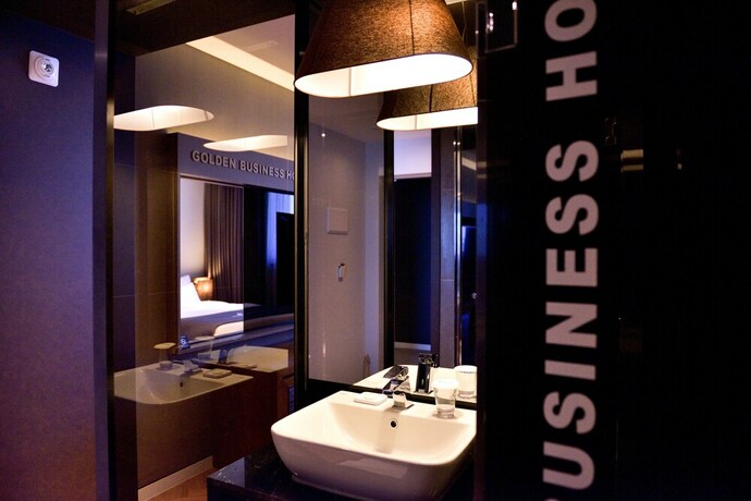 Imagen de la habitación del Hotel Golden Business. Foto 23