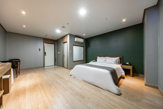 Imagen de la habitación del Hotel Golden Business. Foto 12