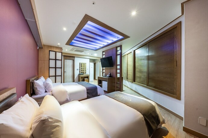 Imagen de la habitación del Hotel Golden Business. Foto 13