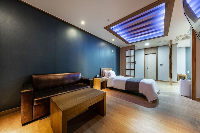Imagen de la habitación del Hotel Golden Business. Foto 15