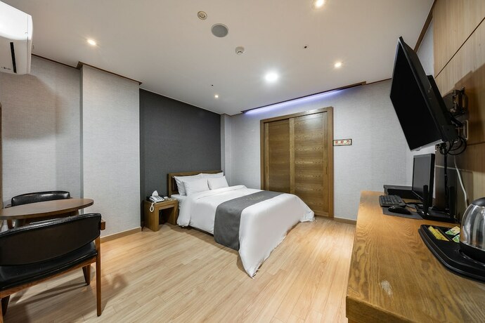 Imagen de la habitación del Hotel Golden Business. Foto 16