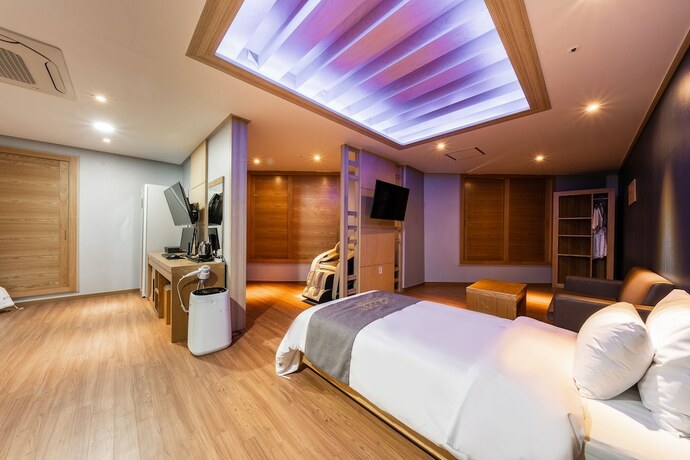 Imagen de la habitación del Hotel Golden Business. Foto 18