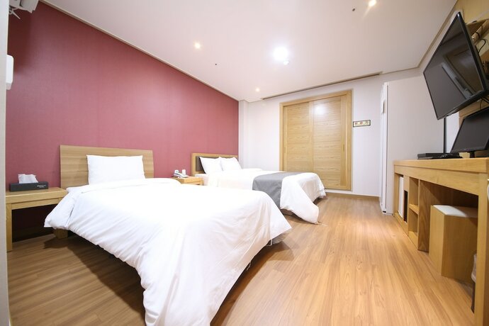 Imagen de la habitación del Hotel Golden Business. Foto 19