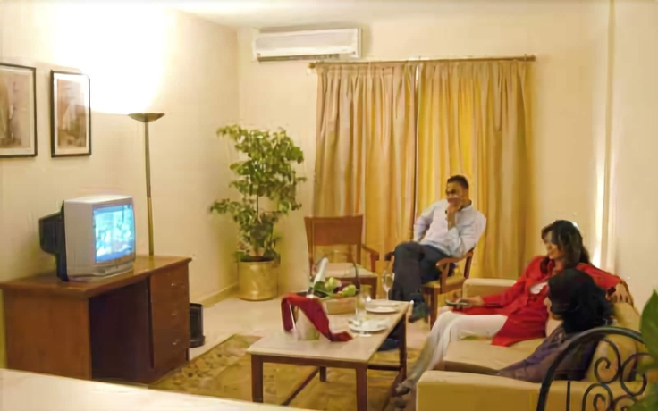 Imagen de la habitación del Hotel Golden Carven. Foto 10