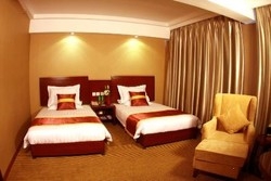 Imagen de la habitación del Hotel Golden Century Hotel. Foto 3