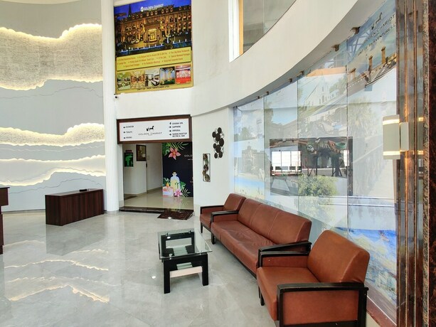 Imagen de los interiores del Hotel Golden Chariot Daman. Foto 25