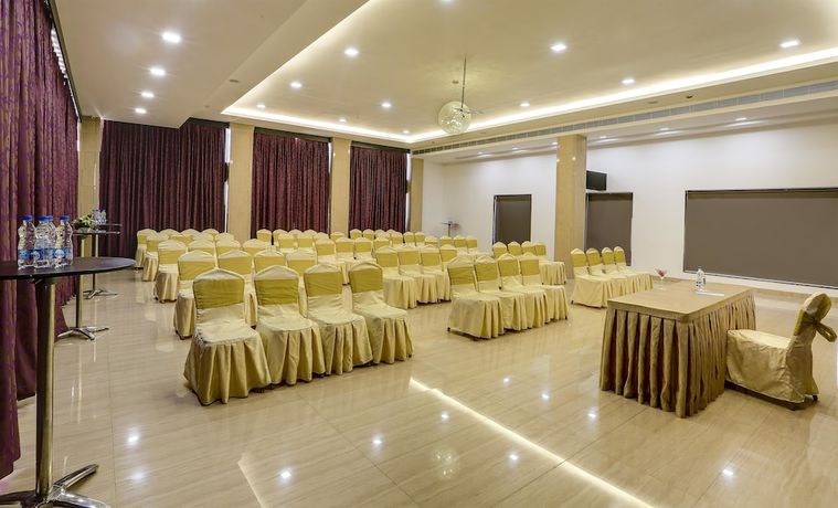 Imagen de los interiores del Hotel Golden Chariot Vasai Hotel And Spa. Foto 16