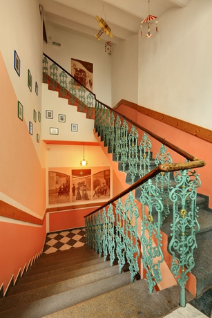 Imagen de los interiores del Hotel Golden City Garni. Foto 15