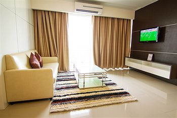 Imagen de los interiores del Hotel Golden City Rayong. Foto 9