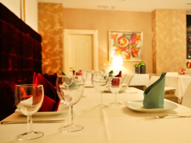 Imagen general del Hotel Golden City Tirana. Foto 2