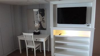 Imagen de la habitación del Hotel Golden Cliff House. Foto 9