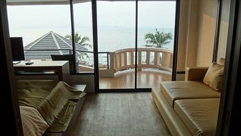 Imagen de la habitación del Hotel Golden Cliff House. Foto 10