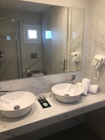 Imagen de la habitación del Hotel Golden Coast Resort. Foto 11