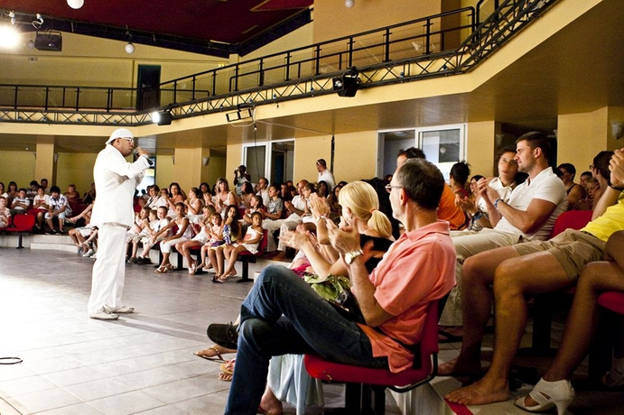 Imagen de los interiores del Hotel Golden Coast and Bungalows - All Inclusive. Foto 16