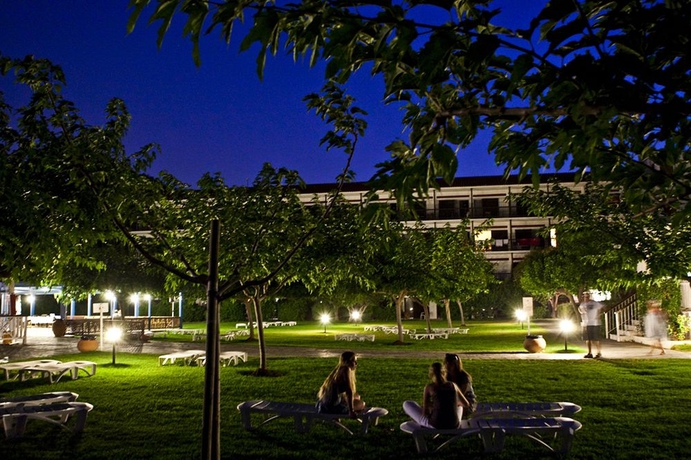 Imagen de los exteriores del Hotel Golden Coast and Bungalows - All Inclusive. Foto 11