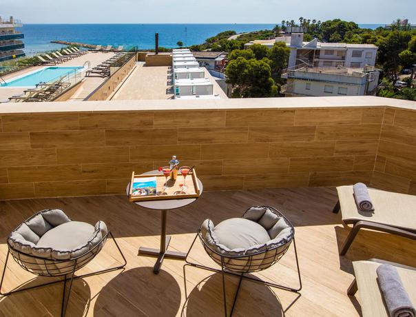 Imagen de los exteriores del Hotel Golden Costa Salou - Adults Only. Foto 14