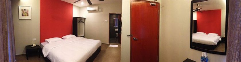 Imagen de la habitación del Hotel Golden Court. Foto 8