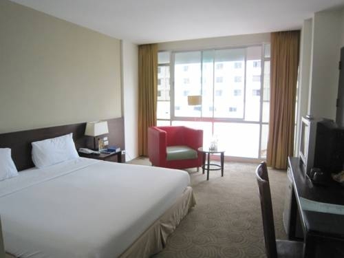 Imagen general del Hotel Golden Crown Grand. Foto 8
