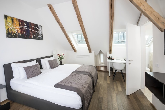 Imagen de la habitación del Hotel Golden Crown, Praga. Foto 6