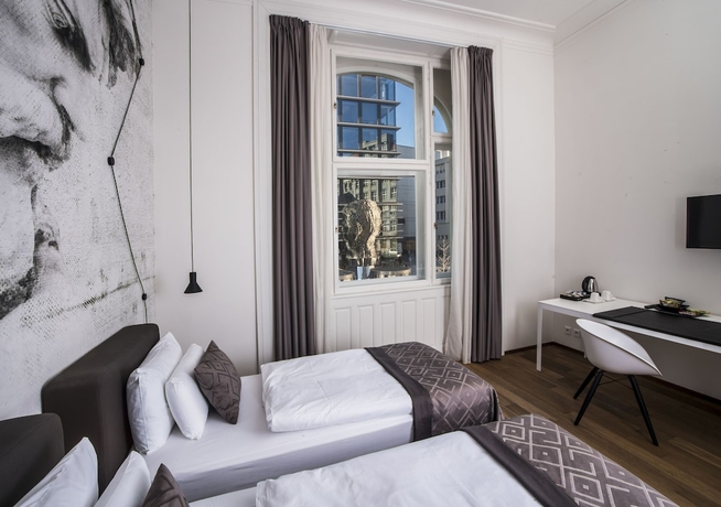 Imagen de la habitación del Hotel Golden Crown, Praga. Foto 16