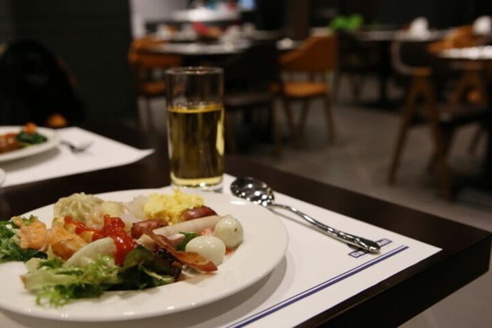 Imagen del bar/restaurante del Hotel Golden Daisy Seogwipo Ocean. Foto 4