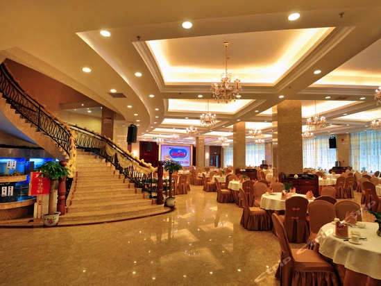 Imagen del bar/restaurante del Hotel Golden Diamond. Foto 2