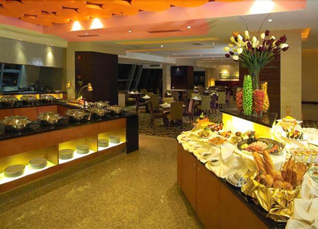 Imagen del bar/restaurante del Hotel Golden Diamond, Zhongshan. Foto 2