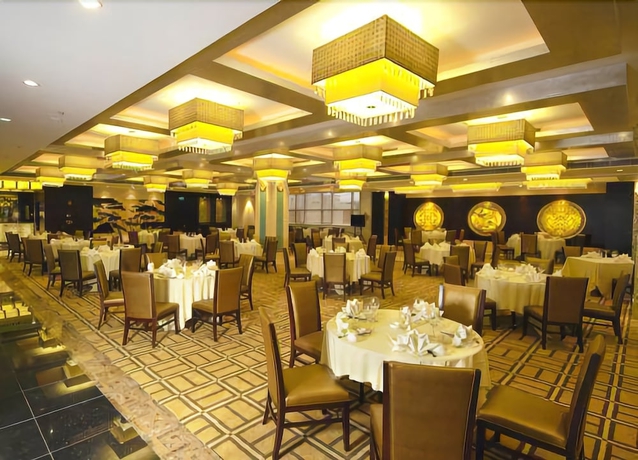 Imagen del bar/restaurante del Hotel Golden Diamond, Zhongshan. Foto 4